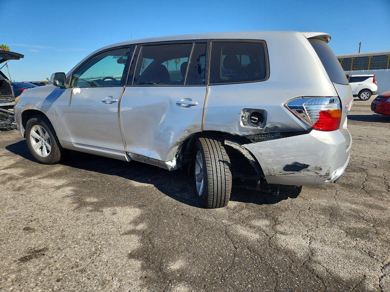 2008 Toyota Highlander Base Silver vin: JTEDS41A482022671