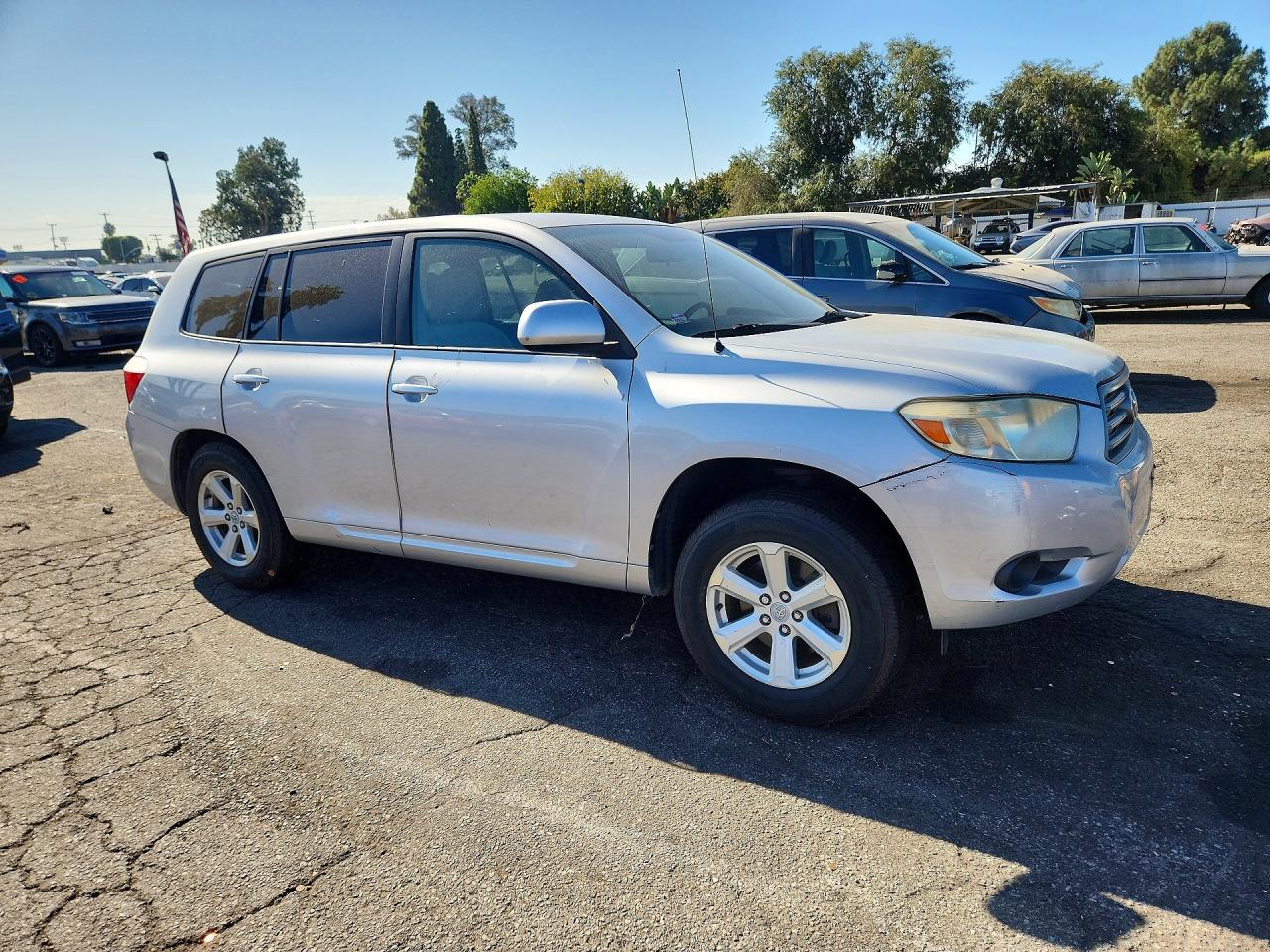 2008 Toyota Highlander Base Silver vin: JTEDS41A482022671