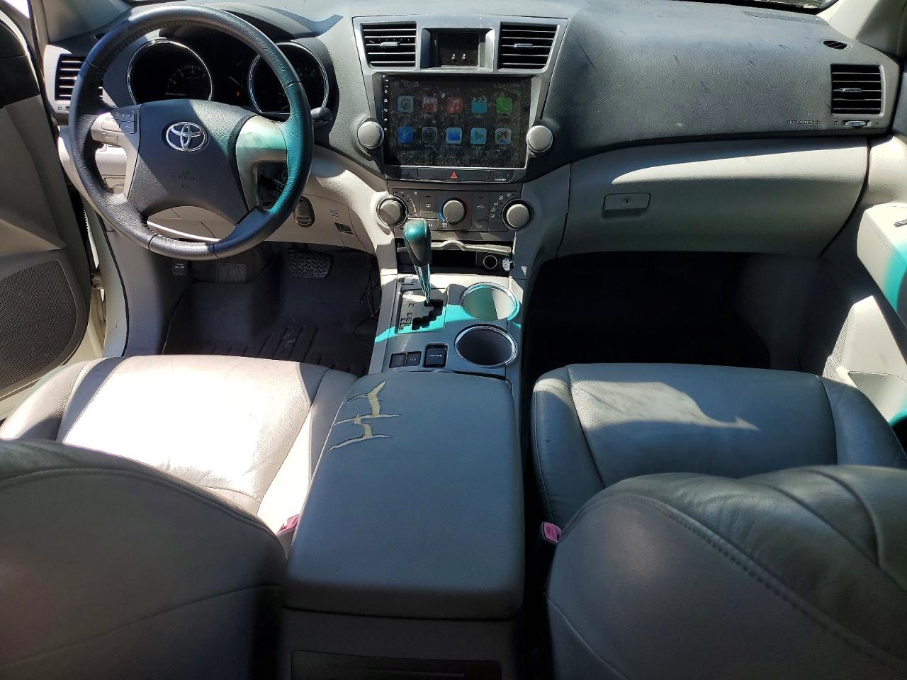 2009 Toyota Highlander Base White vin: JTEDS41A492085254