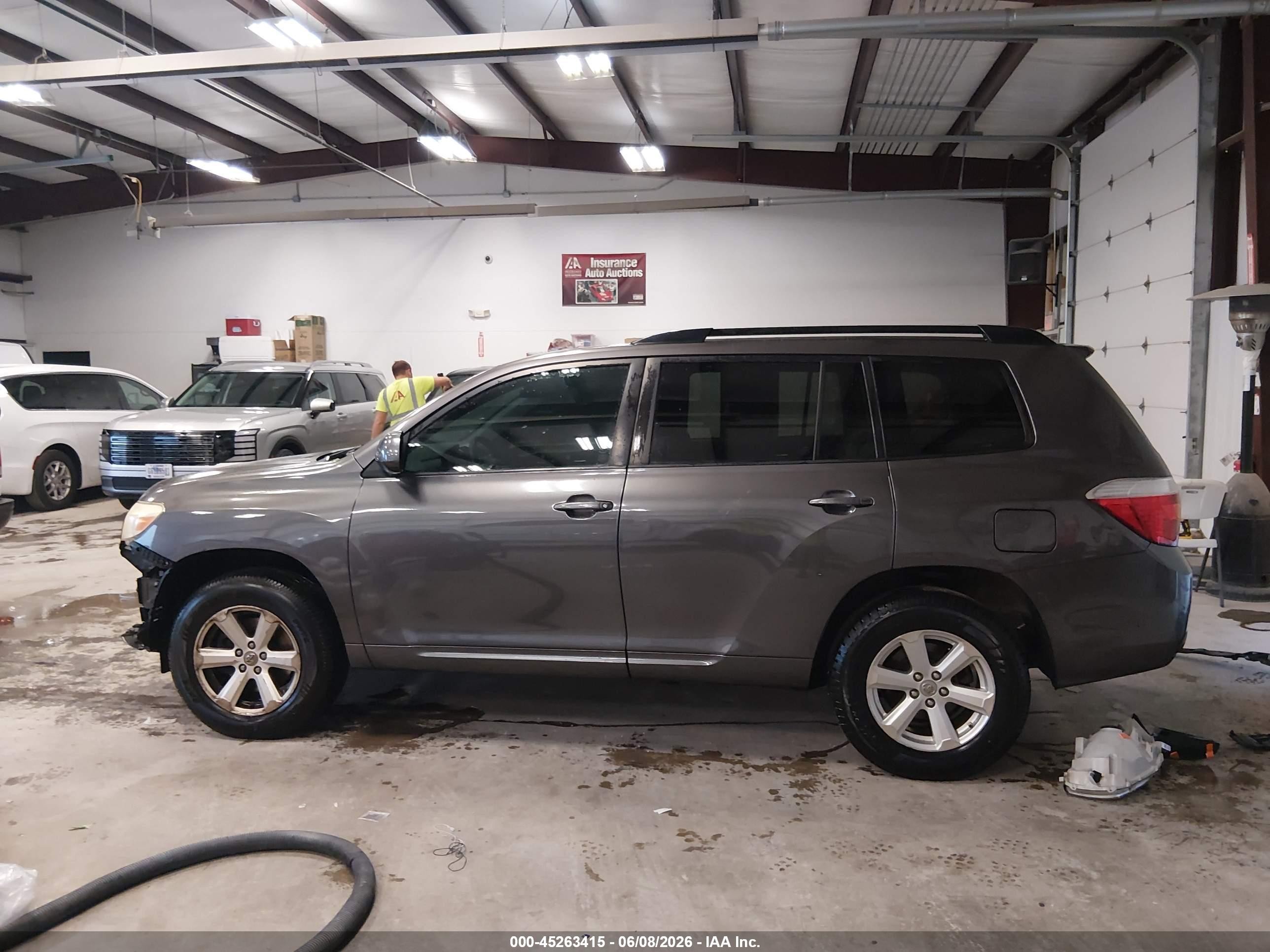2008 Toyota Highlander   Gray vin: JTEDS41A582000873