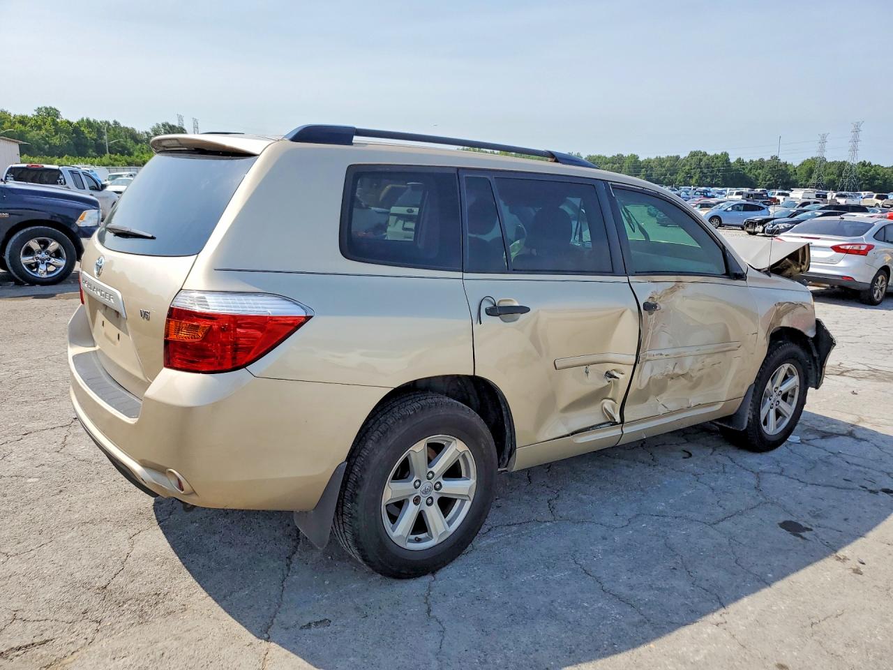2008 Toyota Highlander Base Tan vin: JTEDS41A582011842
