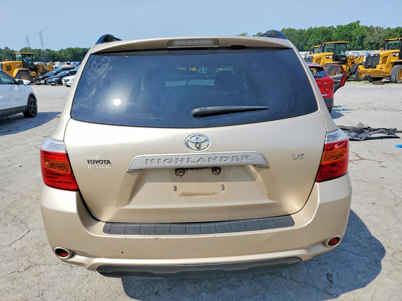 2008 Toyota Highlander Base Tan vin: JTEDS41A582011842