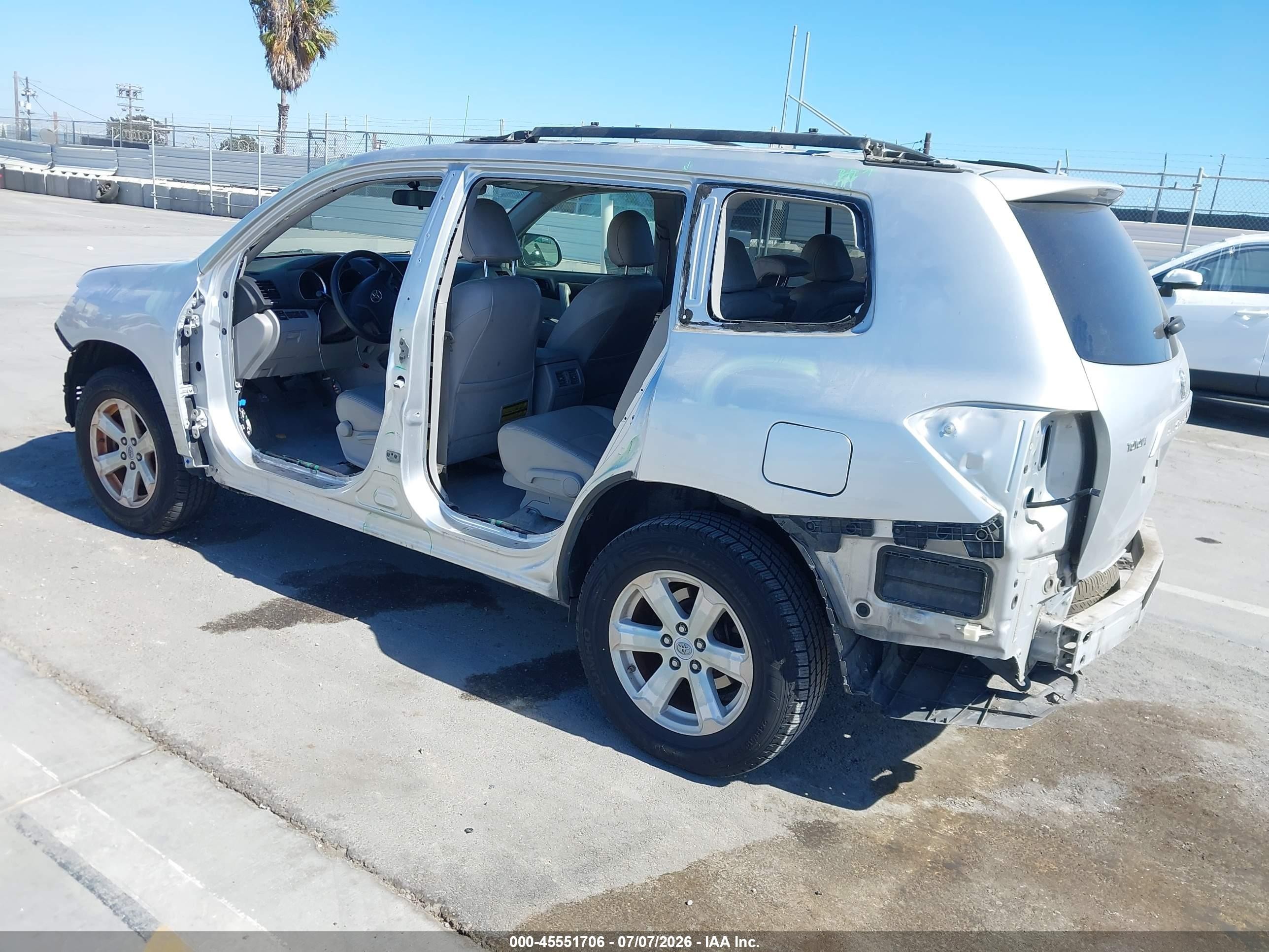 2008 Toyota Highlander Silver vin: JTEDS41A582019293
