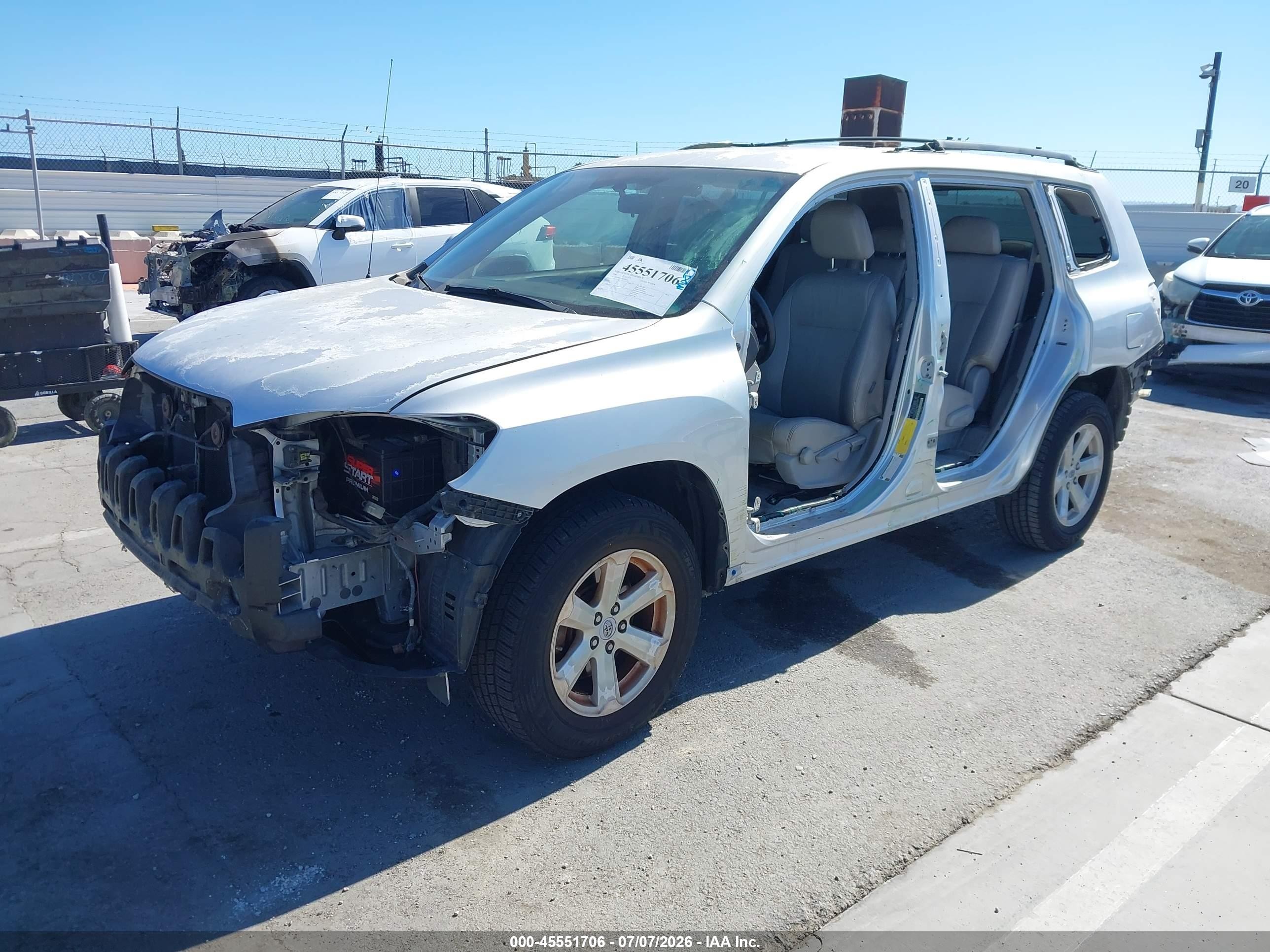 2008 Toyota Highlander Silver vin: JTEDS41A582019293