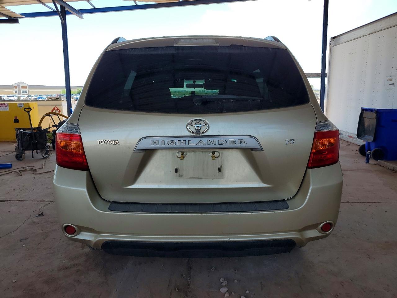 2008 Toyota Highlander Base Gold vin: JTEDS41A582019469