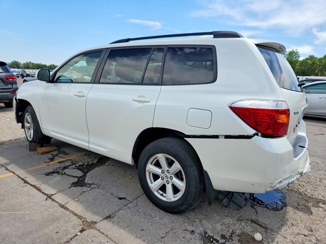 2008 Toyota Highlander Base White vin: JTEDS41A582030293