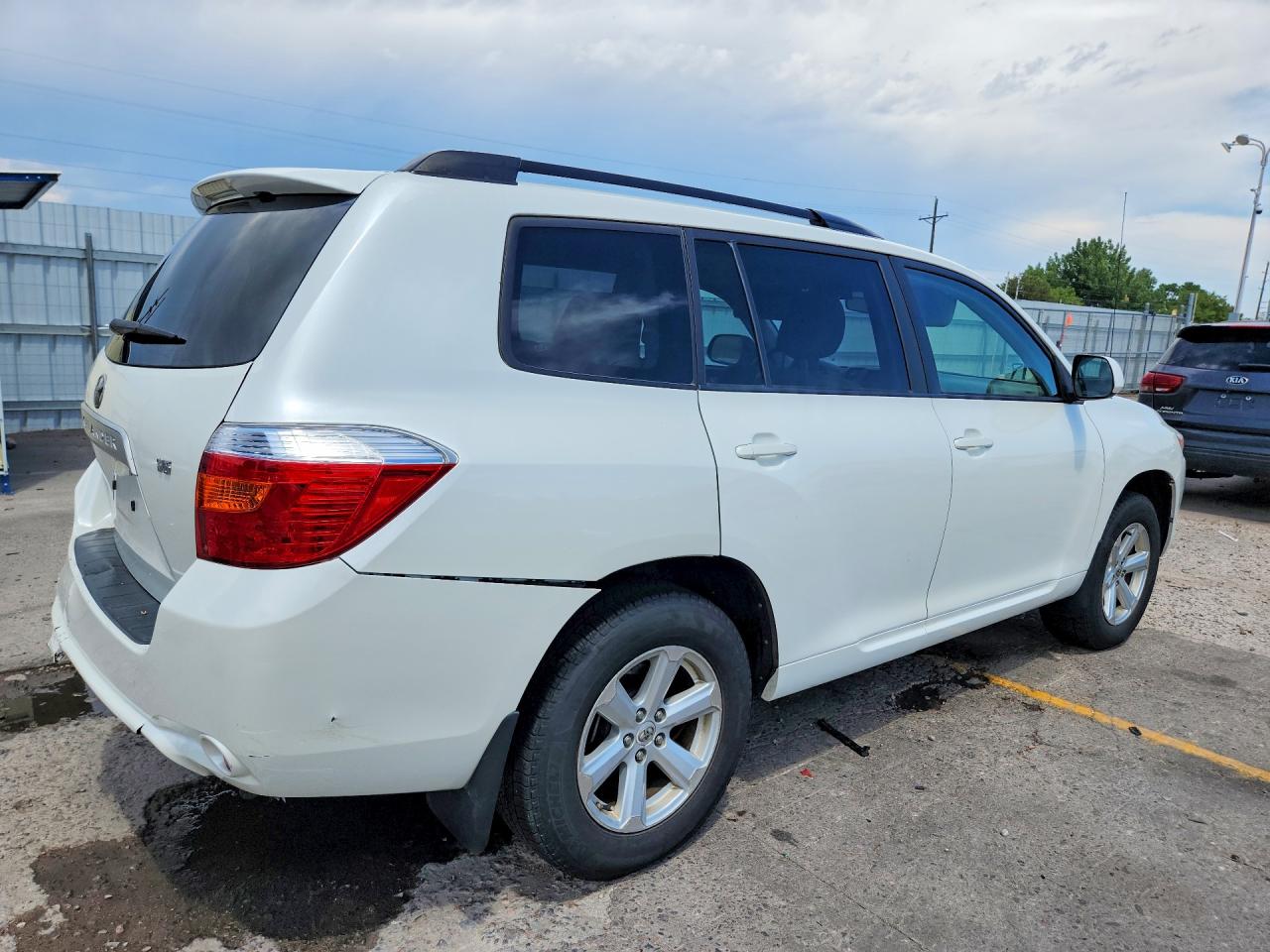 2008 Toyota Highlander Base White vin: JTEDS41A582030293