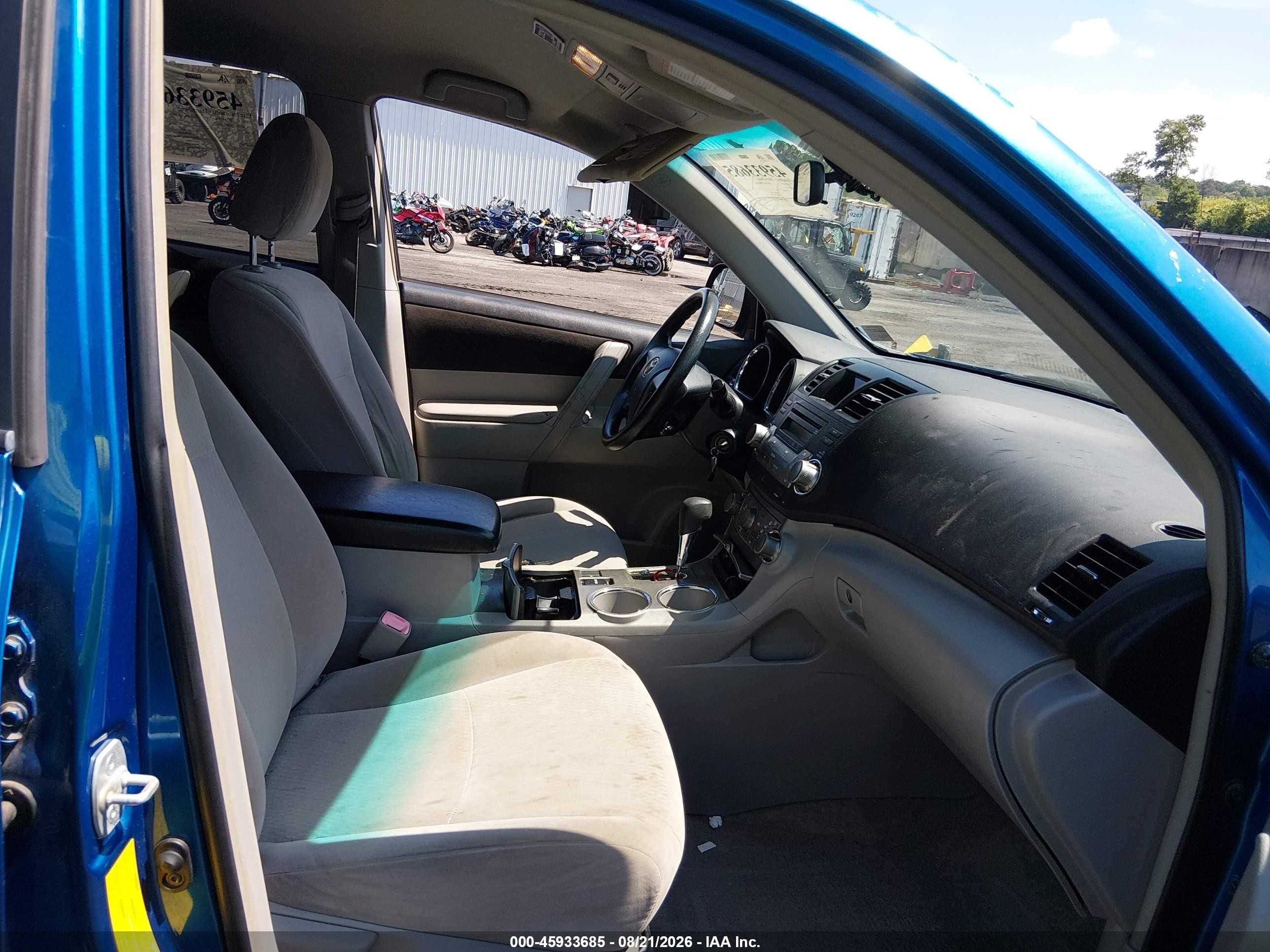2008 Toyota Highlander   Blue vin: JTEDS41A582036210