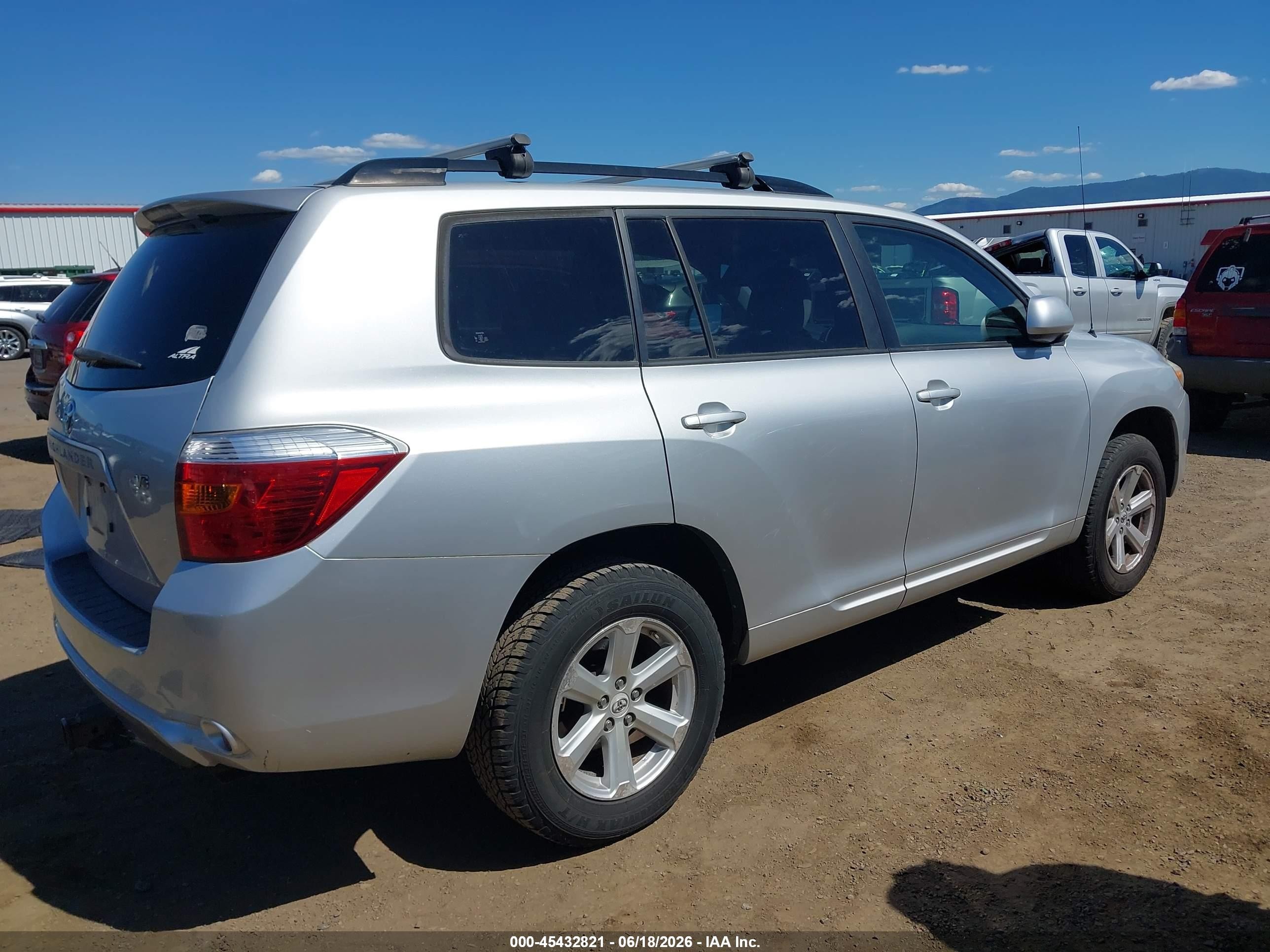 2008 Toyota Highlander   Silver vin: JTEDS41A582037325