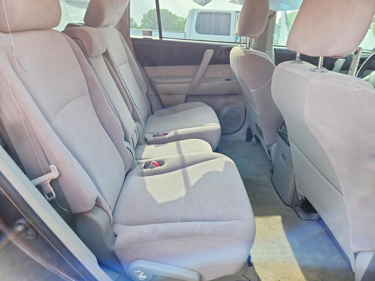 2009 Toyota Highlander Base Gray vin: JTEDS41A592070584