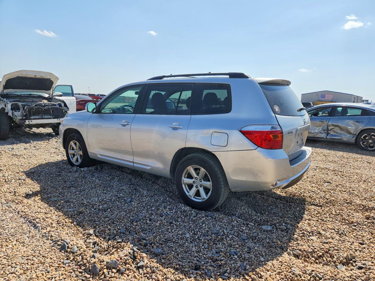 2008 Toyota Highlander Base Silver vin: JTEDS41A682037656