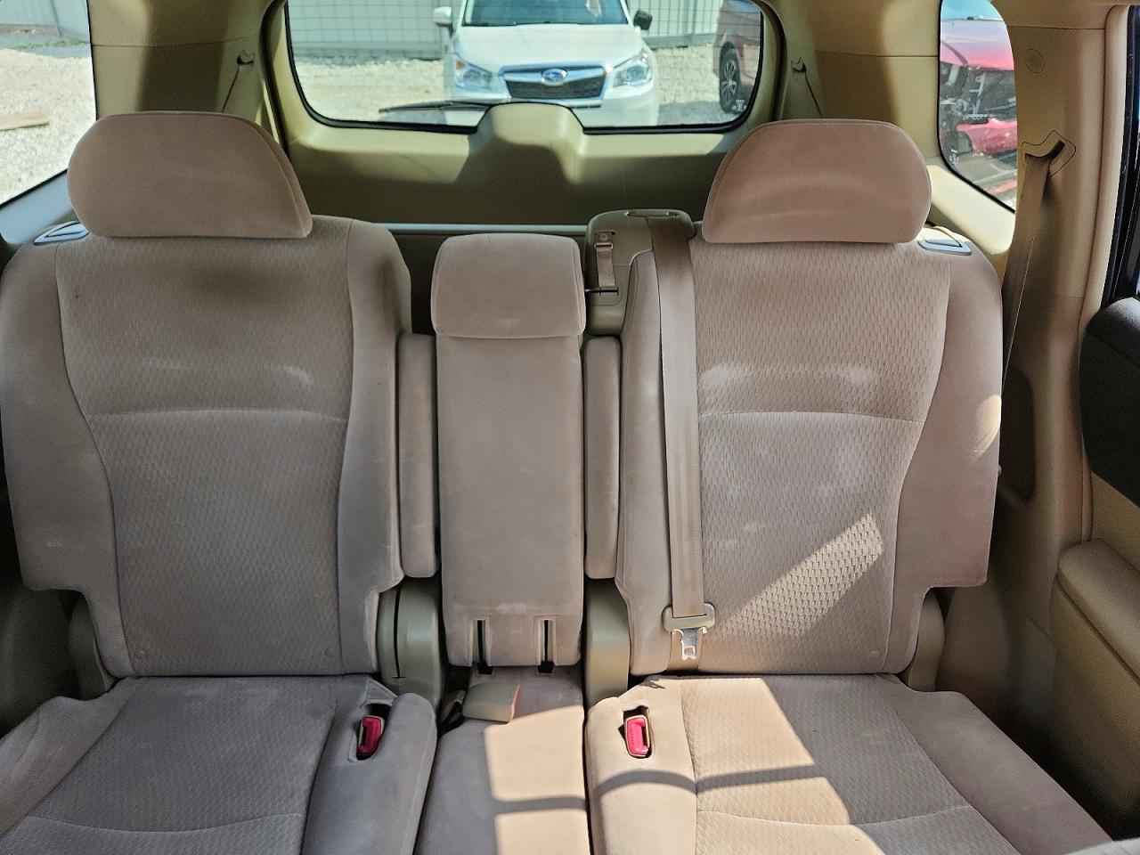 2009 Toyota Highlander Base White vin: JTEDS41A692086728
