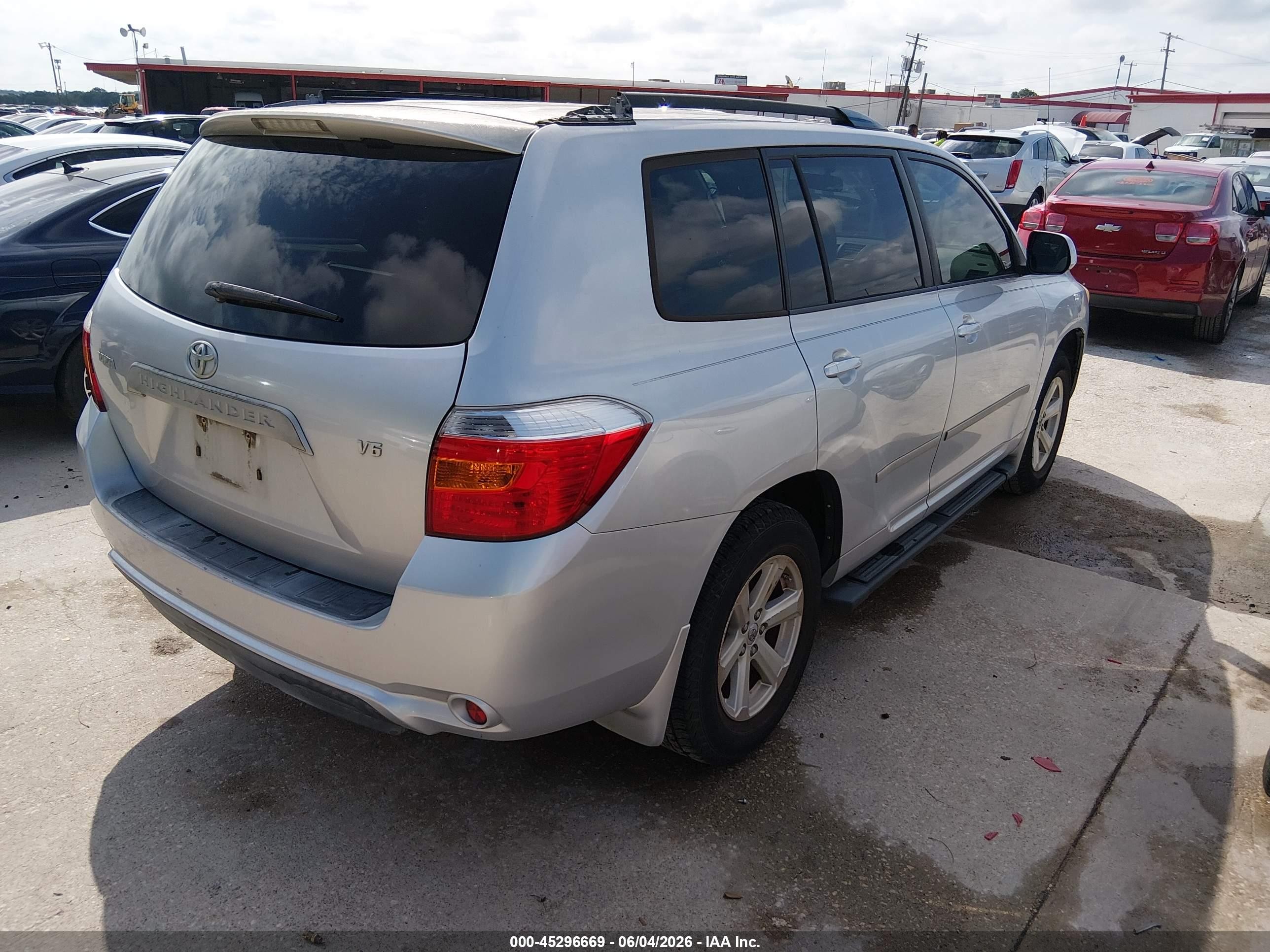 2008 Toyota Highlander   Silver vin: JTEDS41A782025970