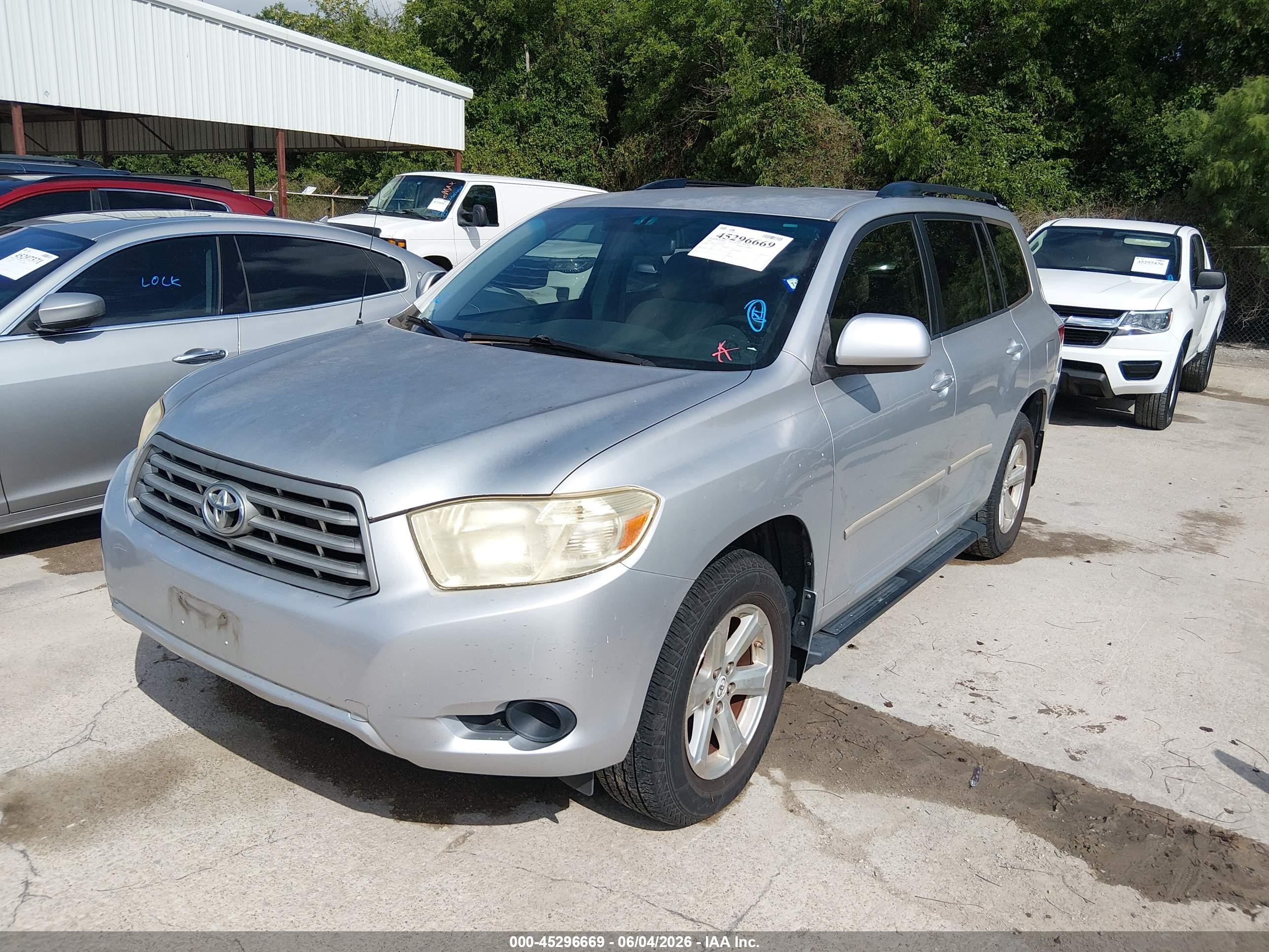 2008 Toyota Highlander   Silver vin: JTEDS41A782025970