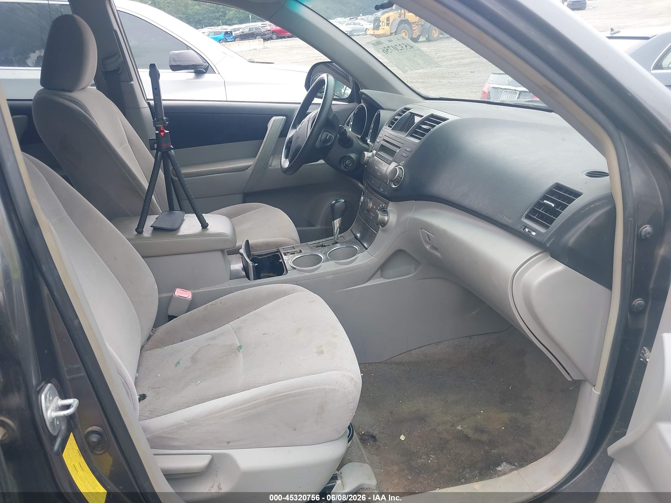 2008 Toyota Highlander   Серый vin: JTEDS41A782028884