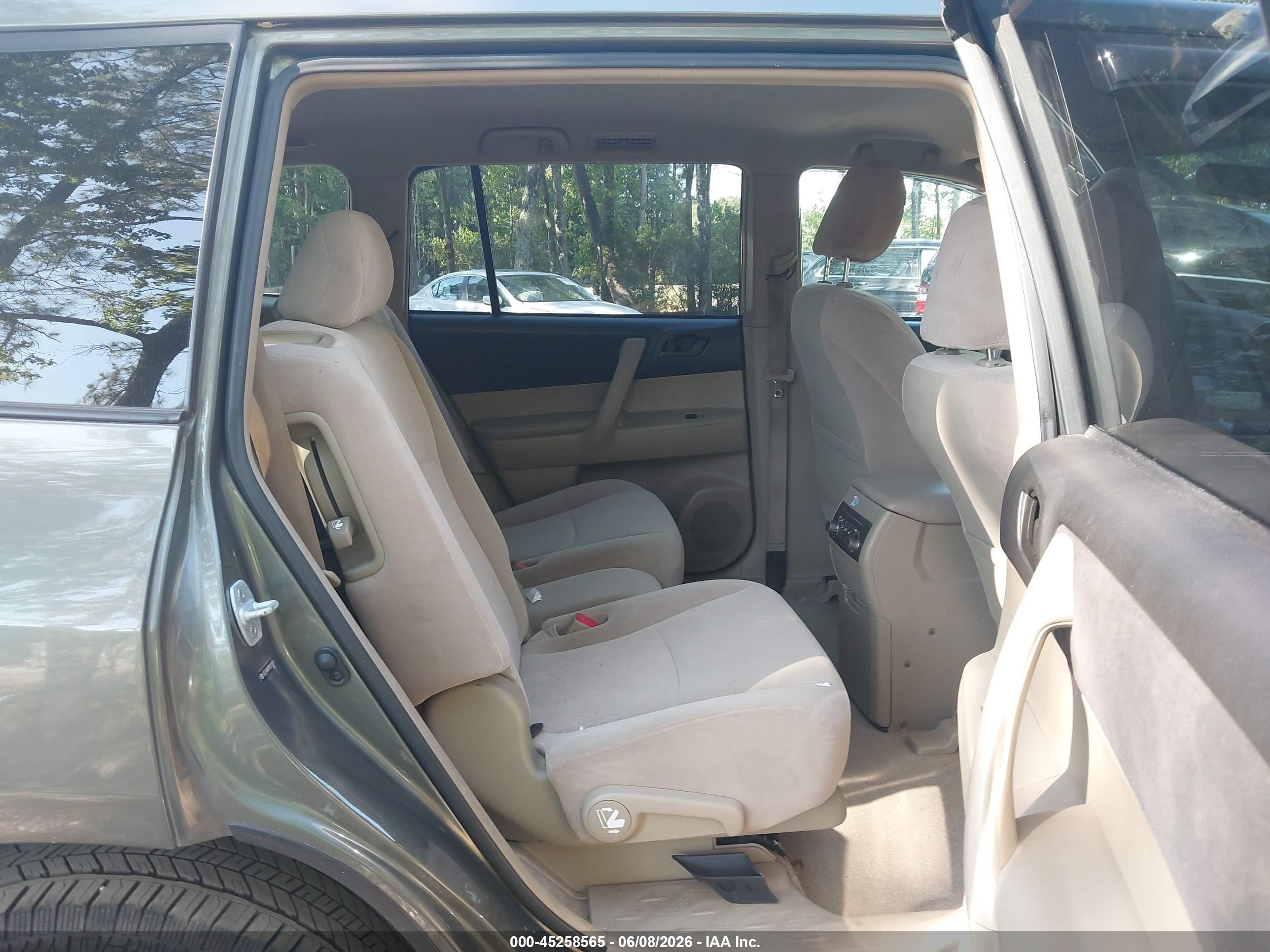 2009 Toyota Highlander   Gray vin: JTEDS41A792074149