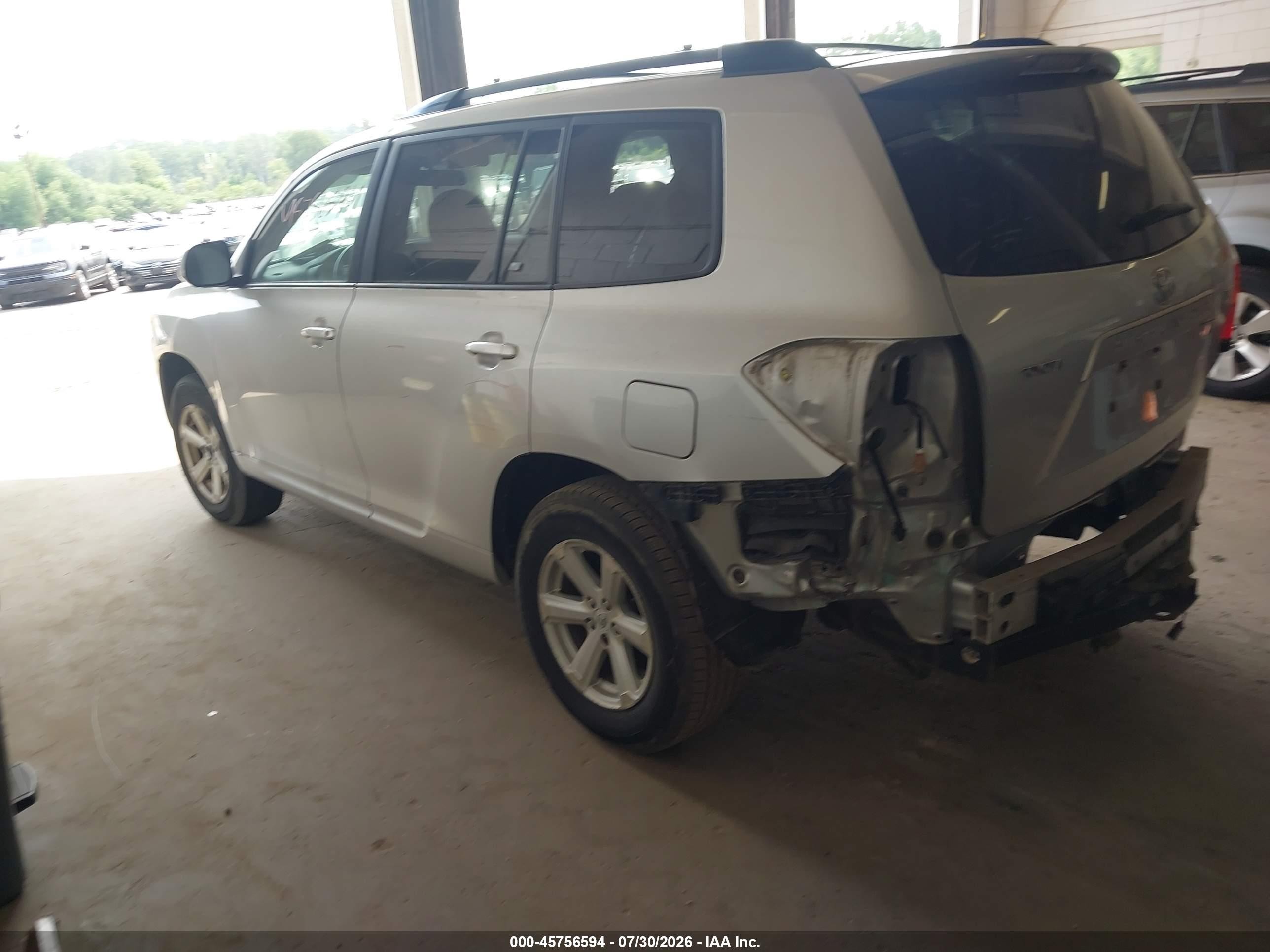 2008 Toyota Highlander   Silver vin: JTEDS41A882021779