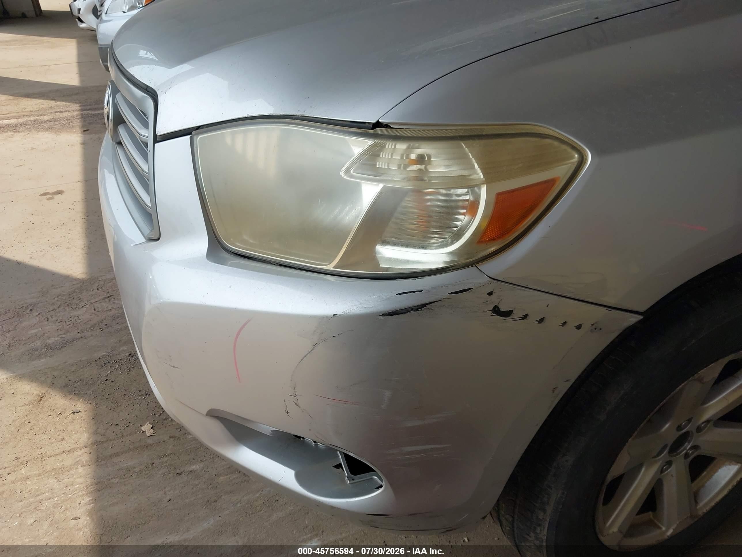 2008 Toyota Highlander   Silver vin: JTEDS41A882021779