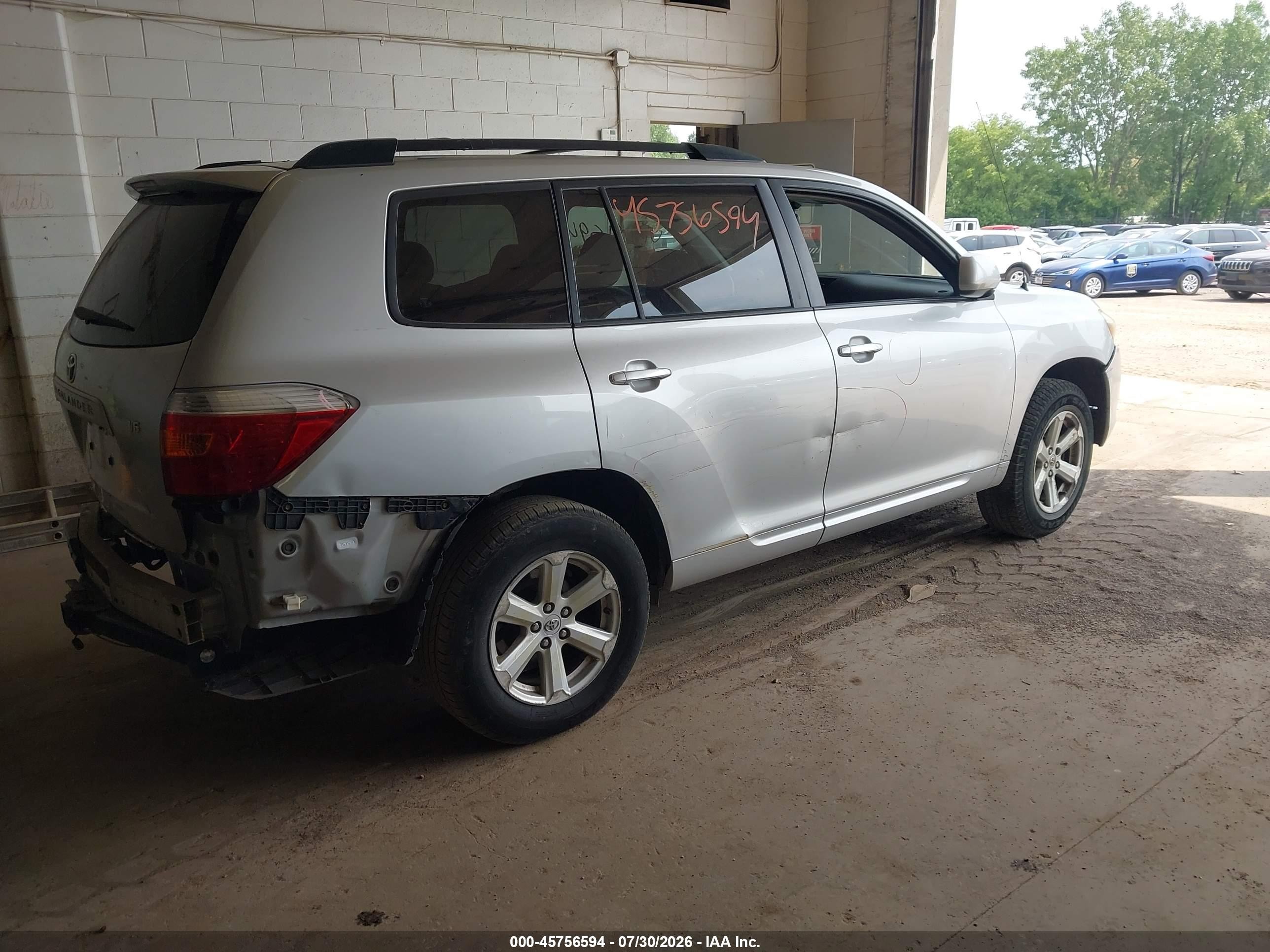 2008 Toyota Highlander   Silver vin: JTEDS41A882021779