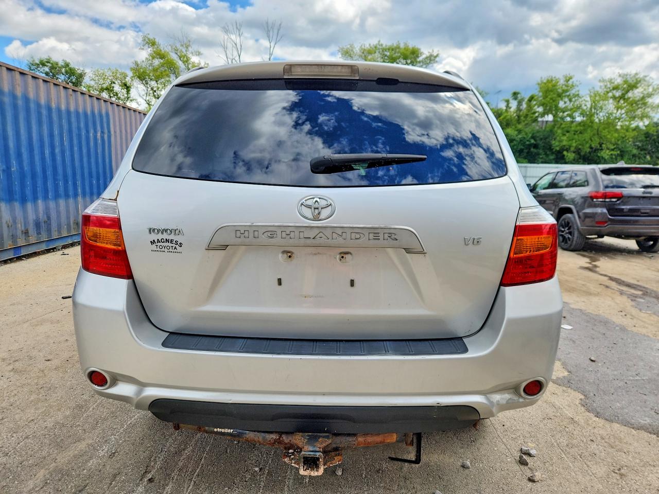2008 Toyota Highlander Base Silver vin: JTEDS41A882022124