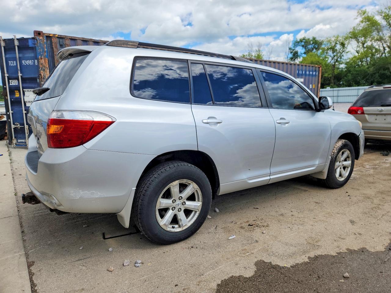 2008 Toyota Highlander Base Silver vin: JTEDS41A882022124