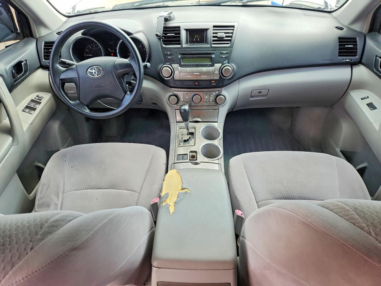 2008 Toyota Highlander Base Silver vin: JTEDS41A882022124