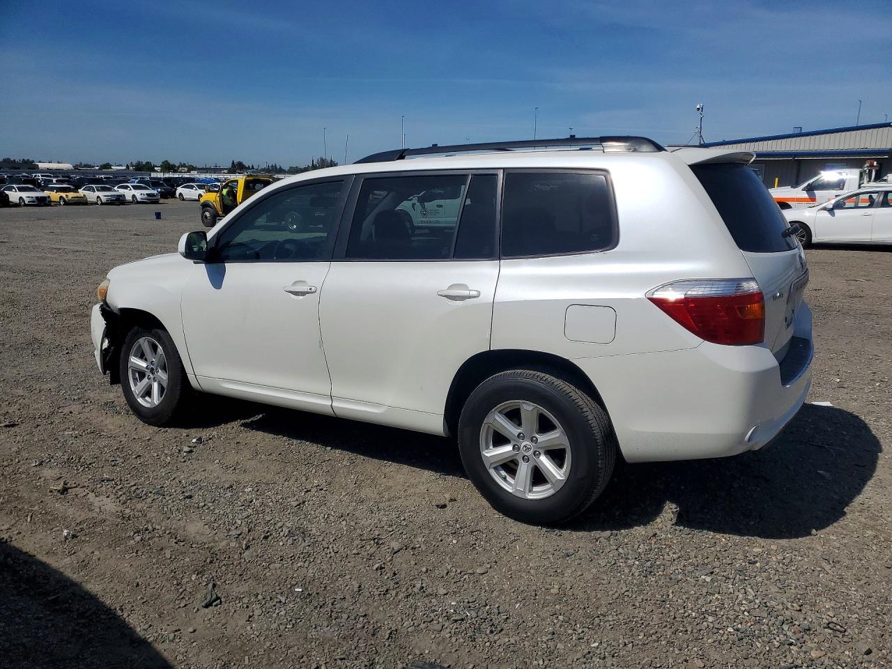 2008 Toyota Highlander Base White vin: JTEDS41A882033494