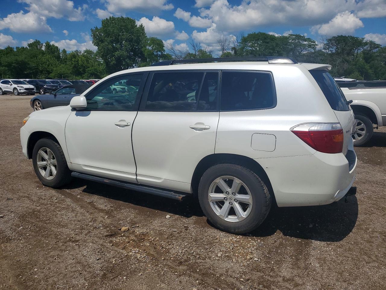 2008 Toyota Highlander Base White vin: JTEDS41A882033804