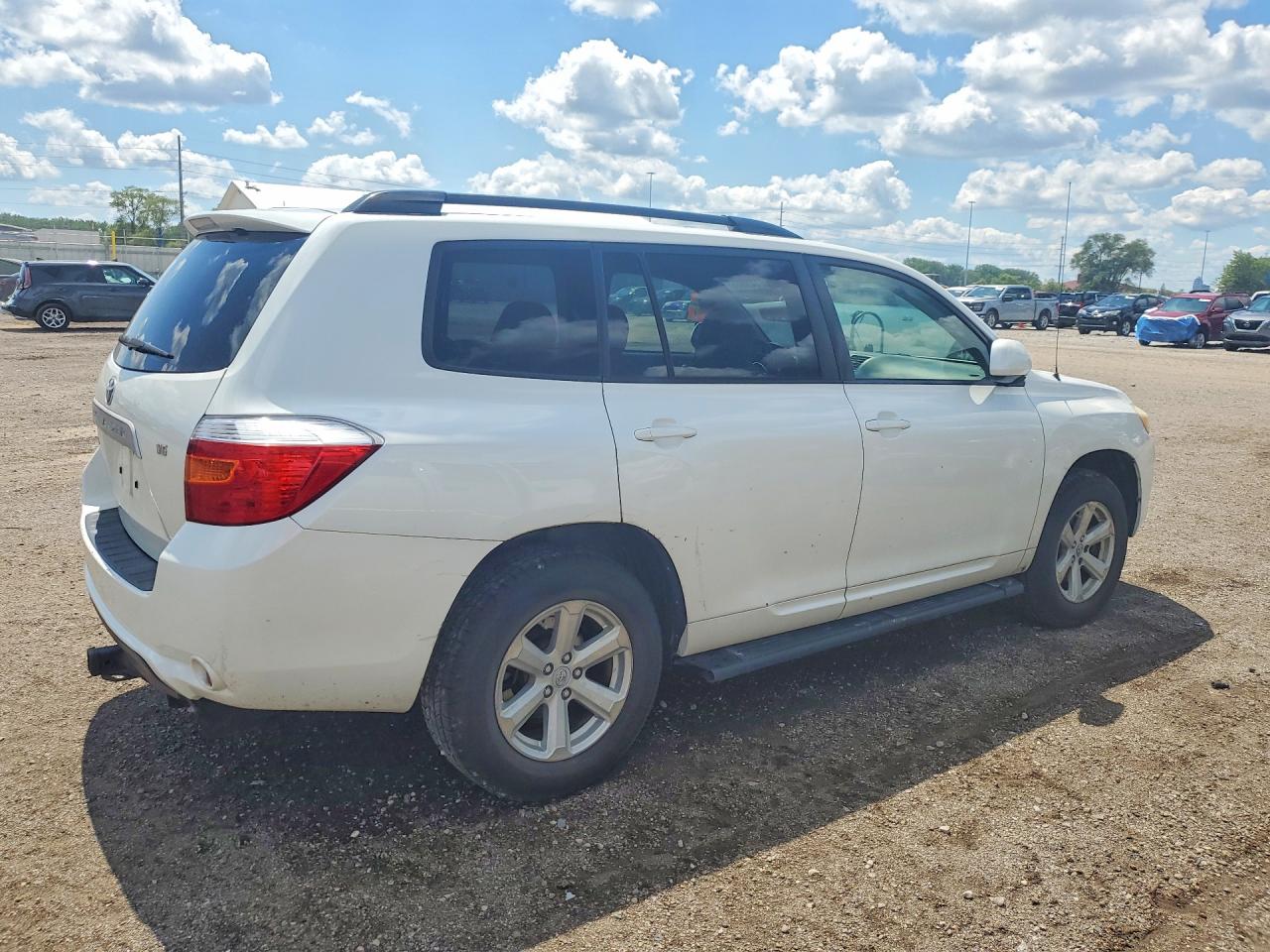 2008 Toyota Highlander Base White vin: JTEDS41A882033804