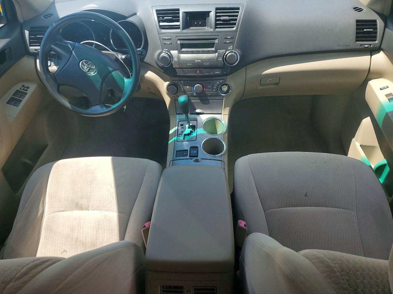 2008 Toyota Highlander Base White vin: JTEDS41A882033804