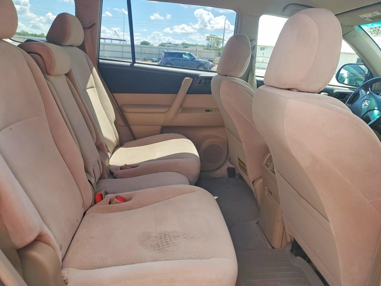 2008 Toyota Highlander Base White vin: JTEDS41A882033804