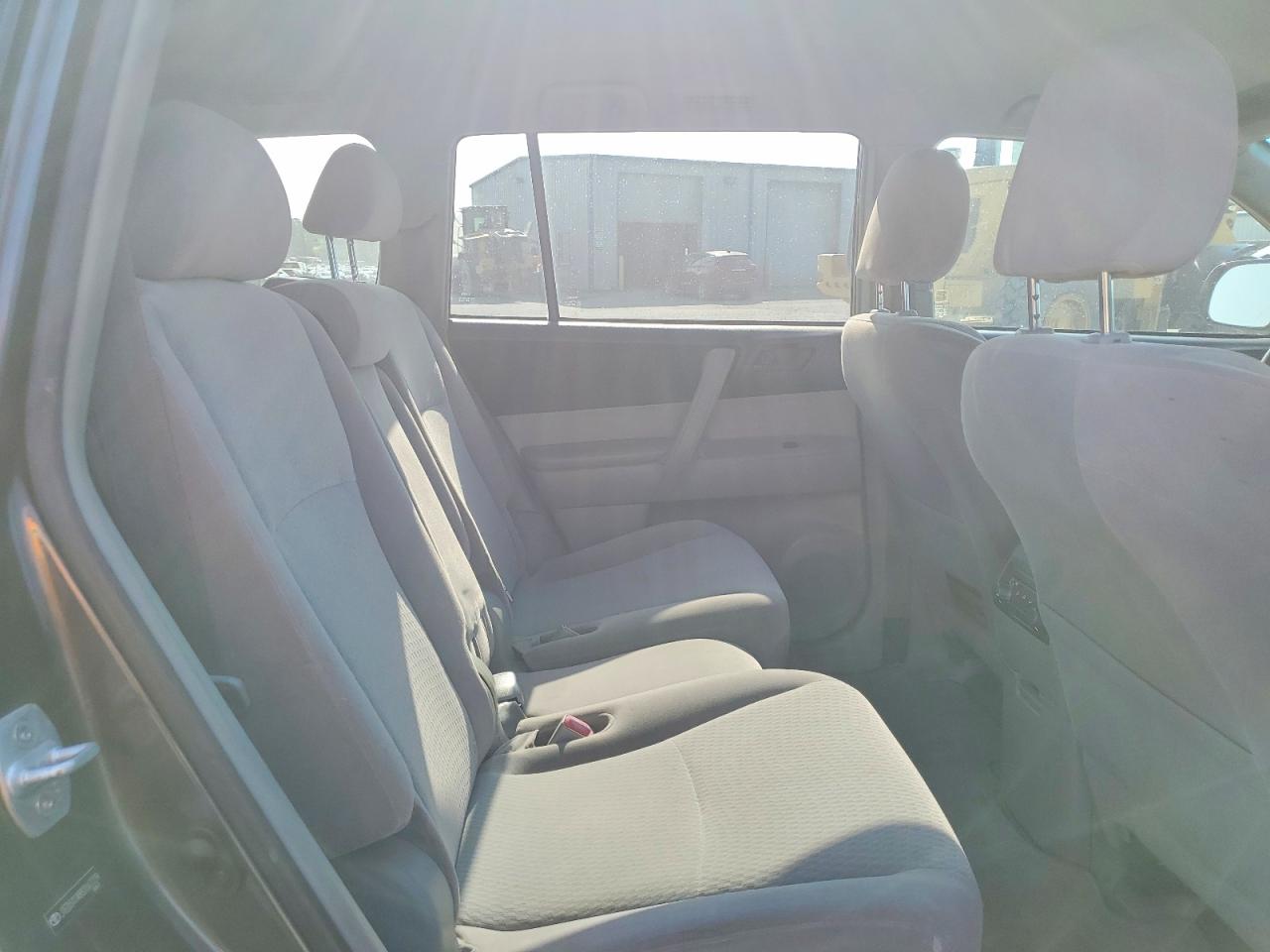 2008 Toyota Highlander Base Gray vin: JTEDS41A882063739