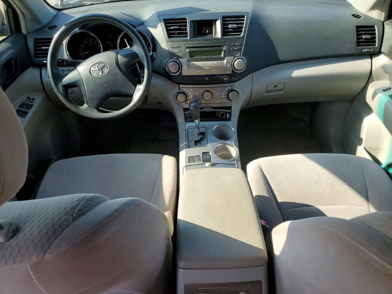 2008 Toyota Highlander Base Gray vin: JTEDS41A882063739
