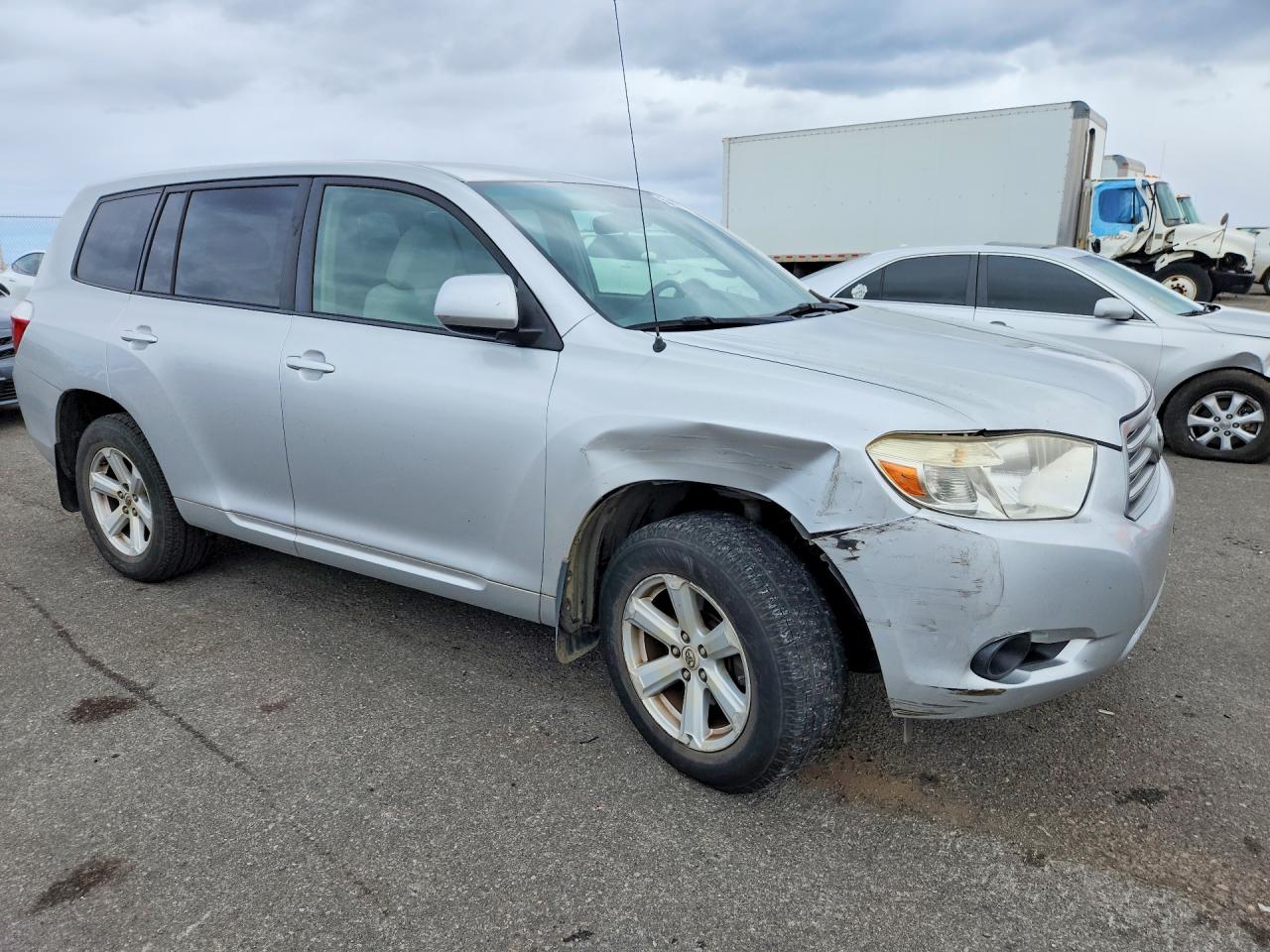 2008 Toyota Highlander Base Silver vin: JTEDS41A882067273