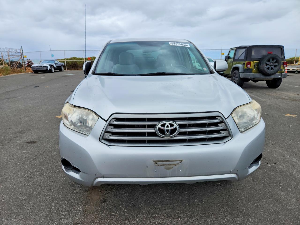 2008 Toyota Highlander Base Silver vin: JTEDS41A882067273
