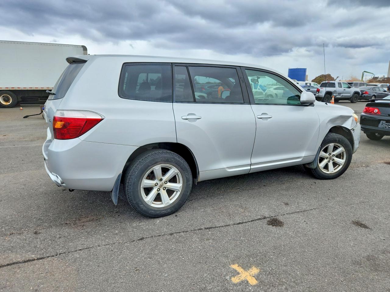 2008 Toyota Highlander Base Silver vin: JTEDS41A882067273