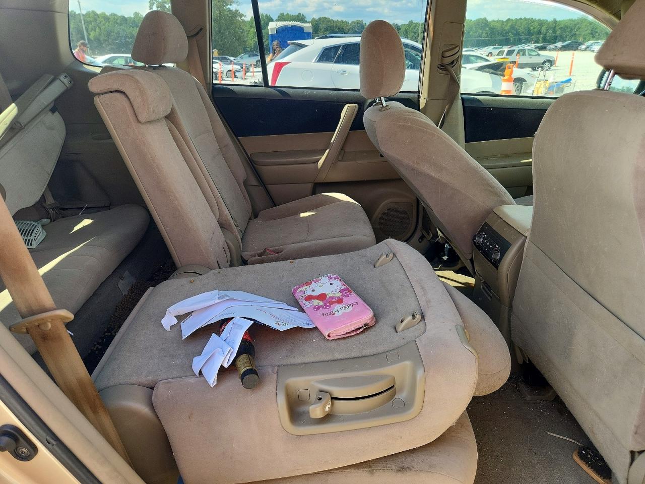 2009 Toyota Highlander Base Gold vin: JTEDS41A892082003