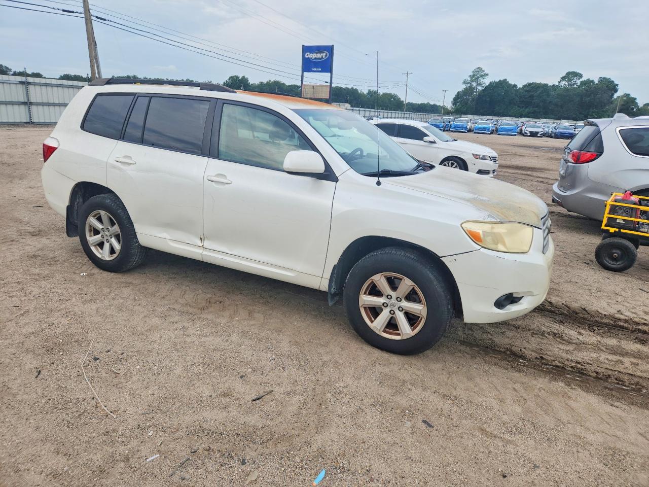 2008 Toyota Highlander Base White vin: JTEDS41A982010015