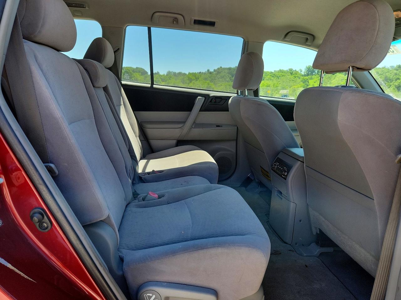 2008 Toyota Highlander Base Burgundy vin: JTEDS41A982016462