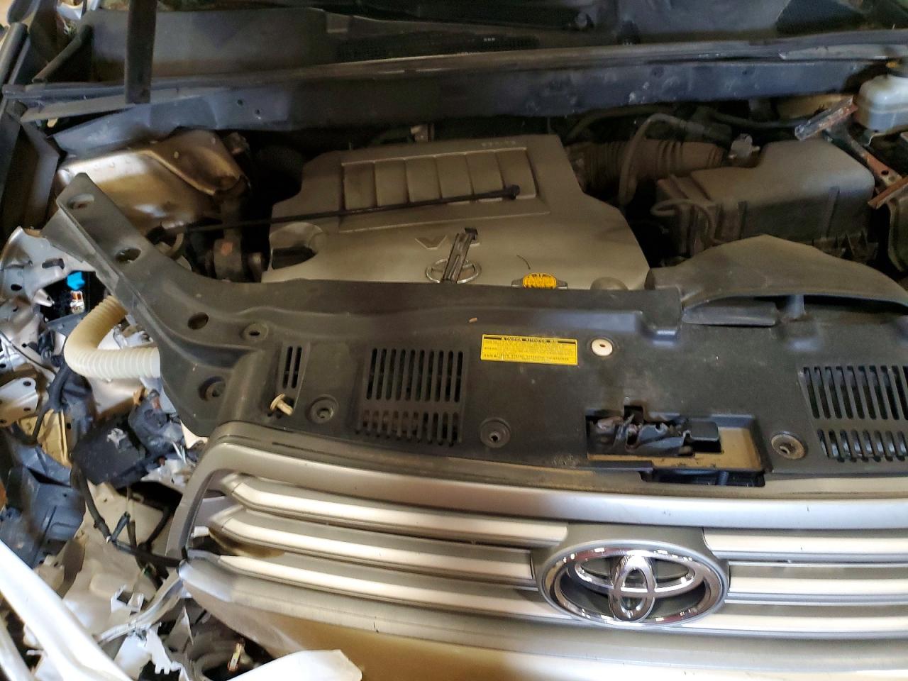 2008 Toyota Highlander Base Tan vin: JTEDS41A982026778