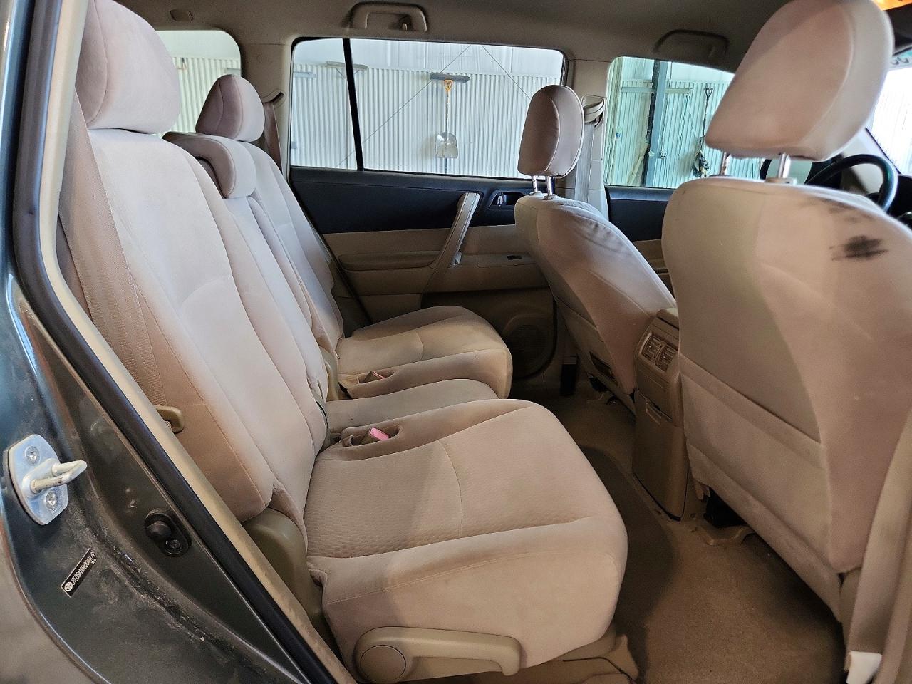 2008 Toyota Highlander Base Gray vin: JTEDS41A982048179