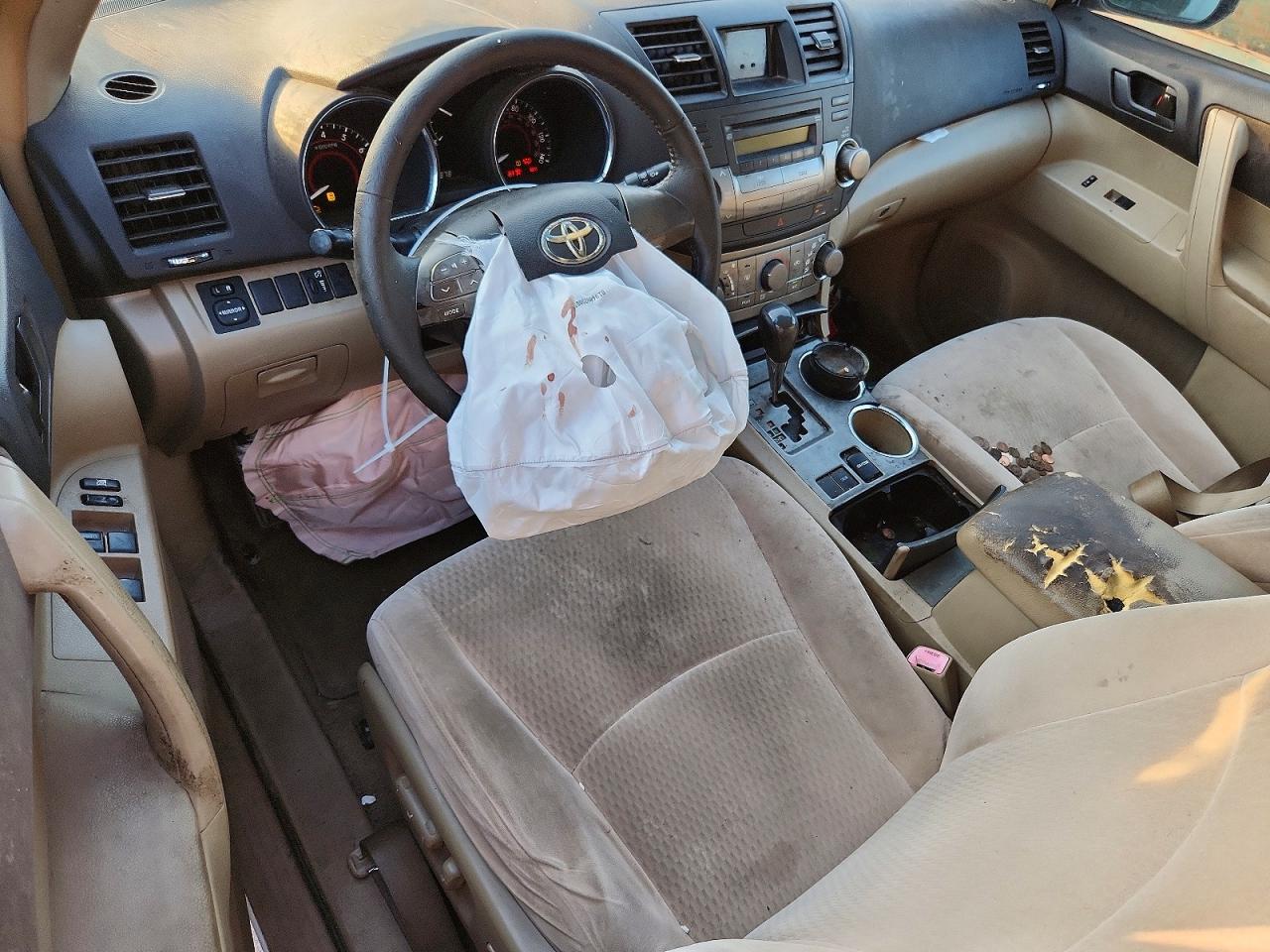 2009 Toyota Highlander Base White vin: JTEDS41A992070975