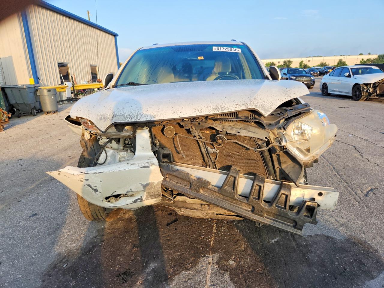 2009 Toyota Highlander Base White vin: JTEDS41A992070975