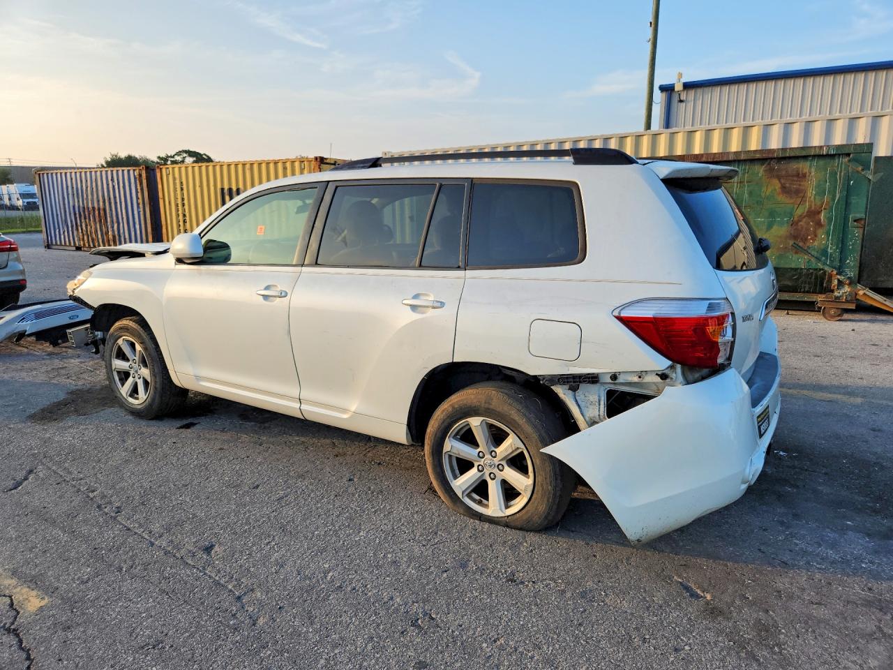 2009 Toyota Highlander Base White vin: JTEDS41A992070975