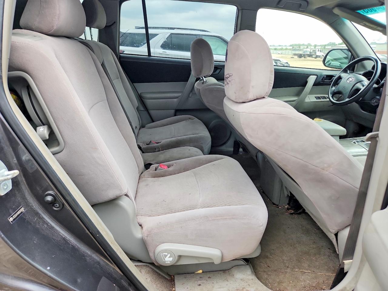 2008 Toyota Highlander Base Gray vin: JTEDS41AX82008080