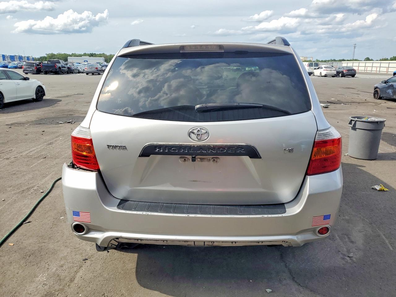 2008 Toyota Highlander Base Серебряный vin: JTEDS41AX82020777
