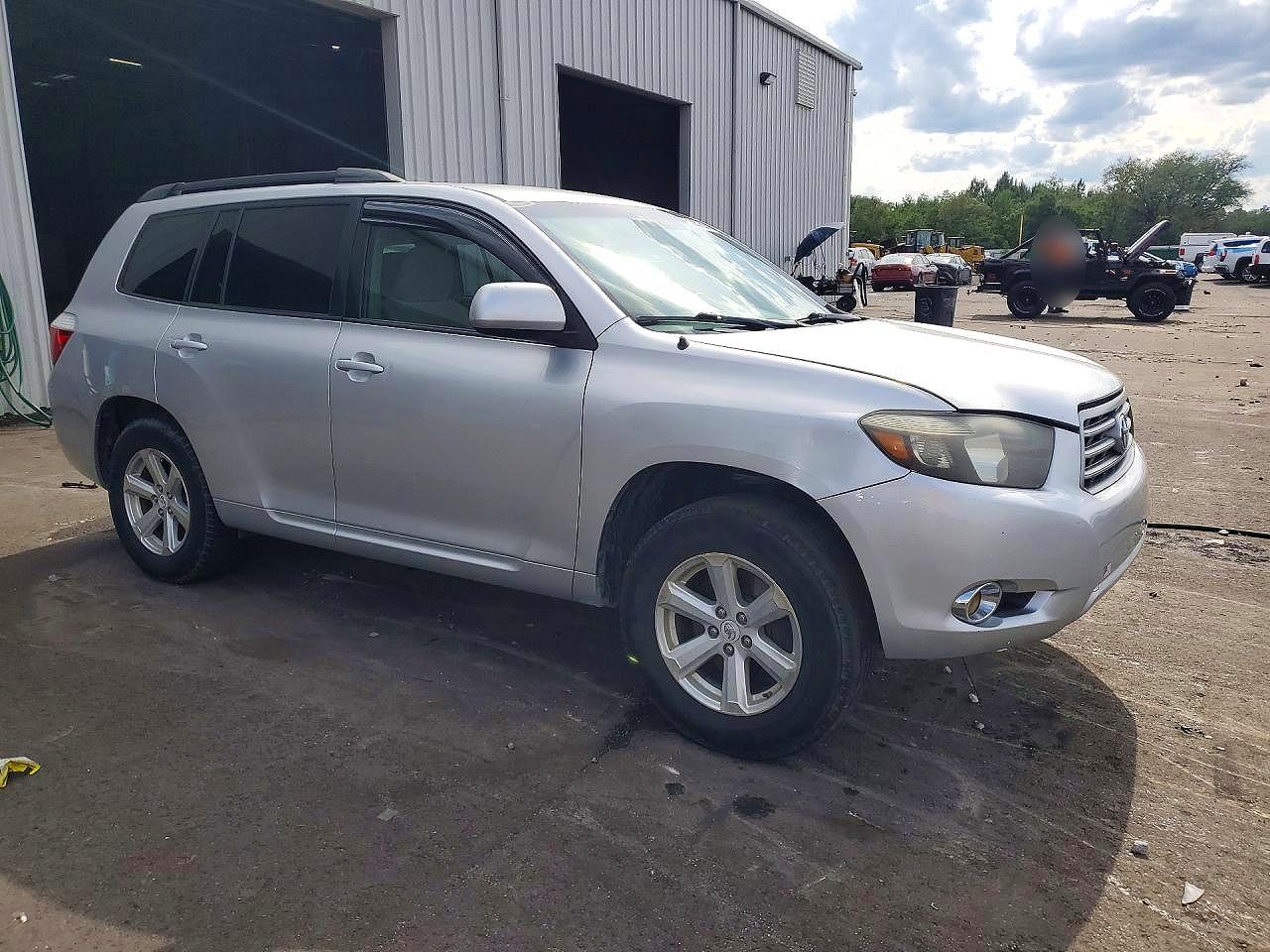 2008 Toyota Highlander Base Серебряный vin: JTEDS41AX82020777