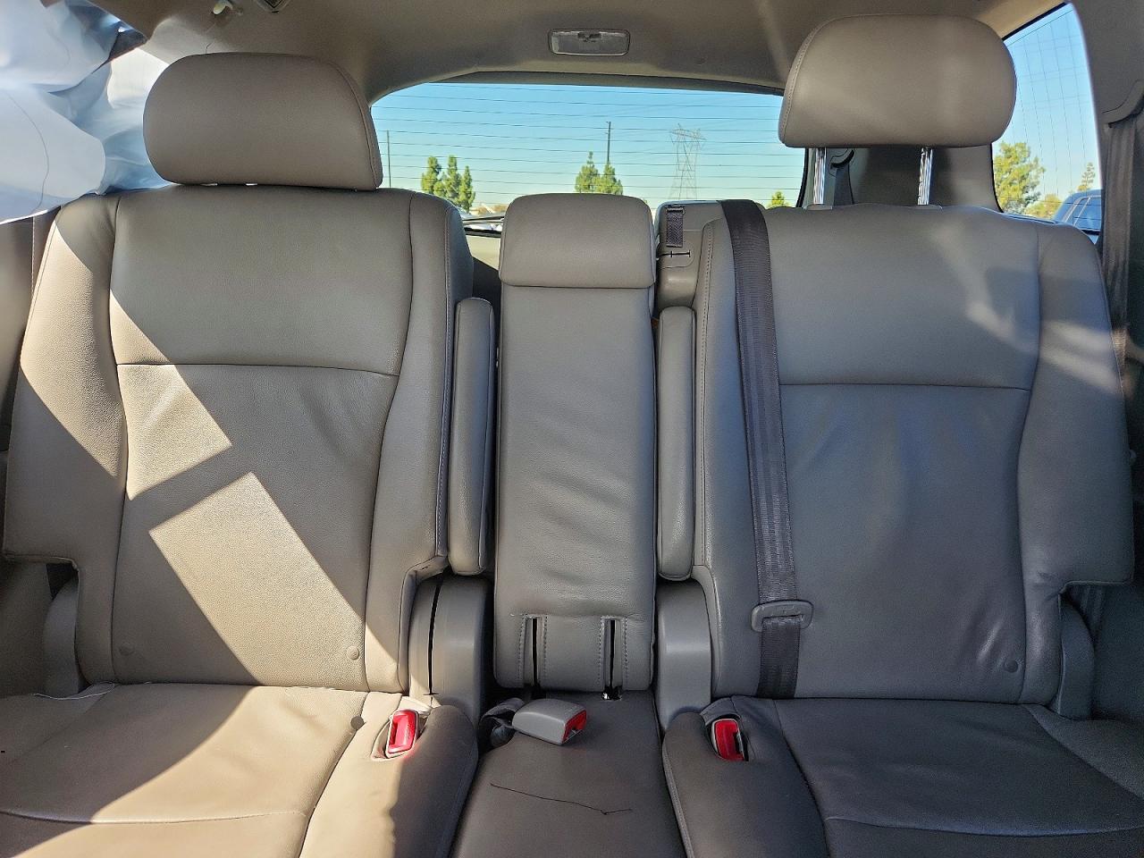 2008 Toyota Highlander Limited White vin: JTEDS42A082033553