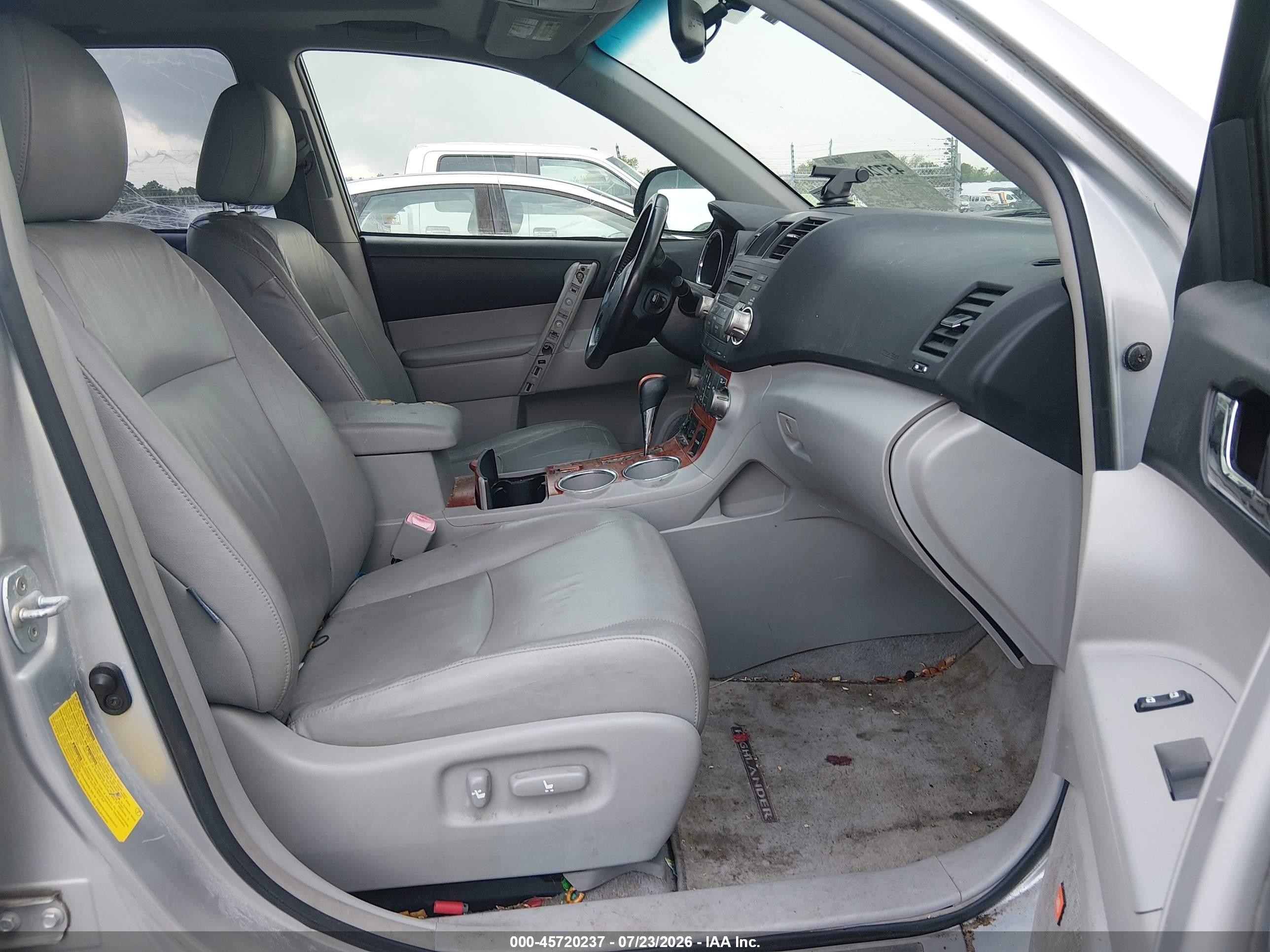 2009 Toyota Highlander Limited Silver vin: JTEDS42A092080082