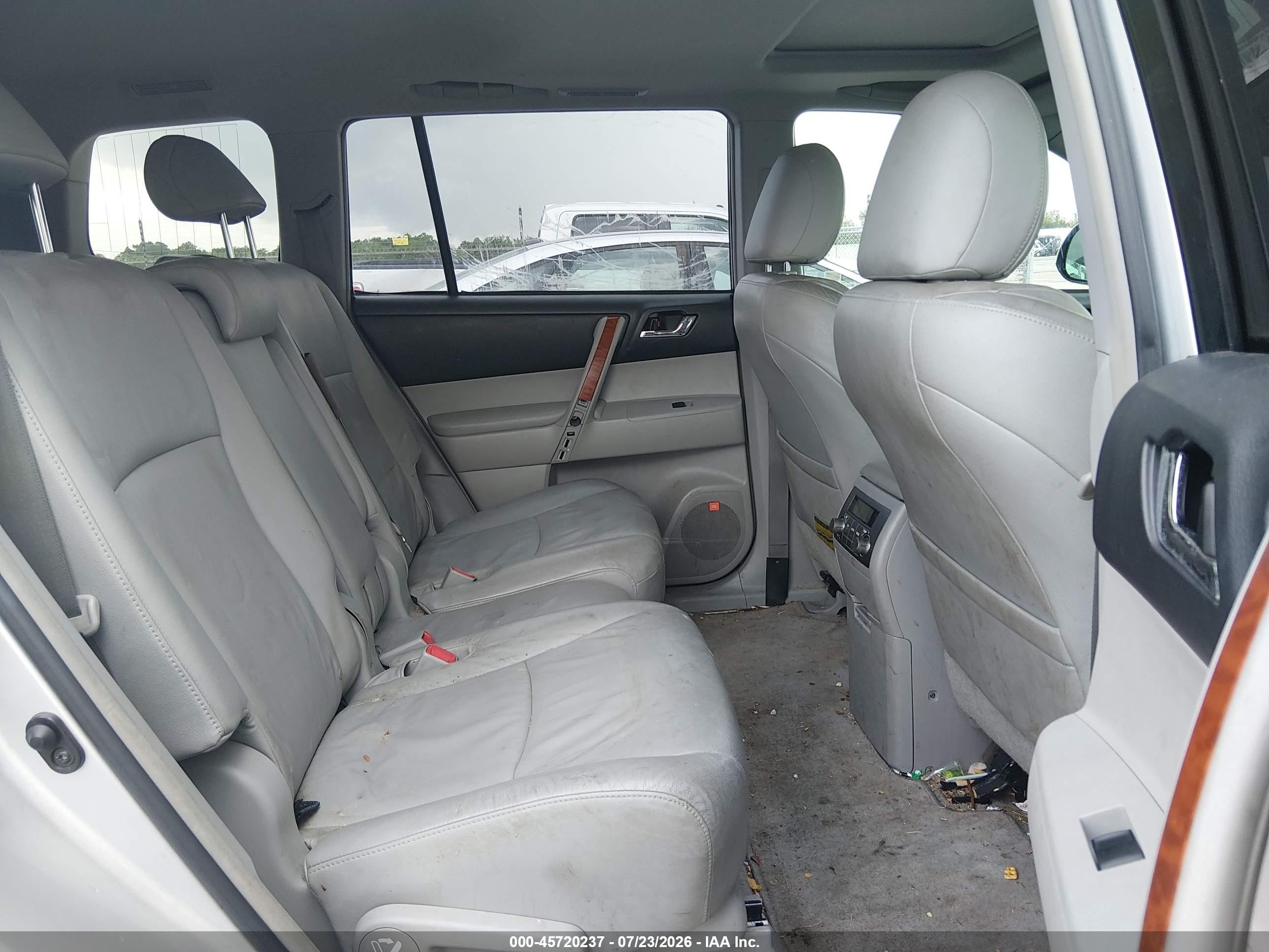 2009 Toyota Highlander Limited Silver vin: JTEDS42A092080082